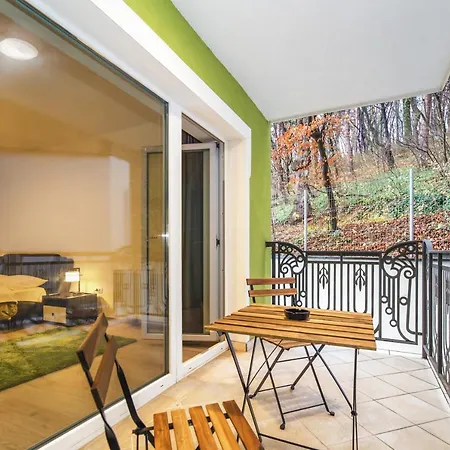 - Located By The Forest, Near Afi Mall, And Moments Away From The Old Town * Brasov