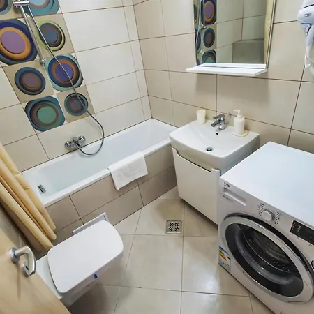 - Located By The Forest, Near Afi Mall, And Moments Away From The Old Town * Brasov