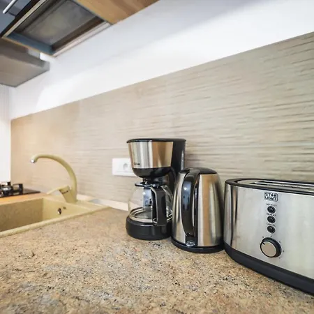 - Located By The Forest, Near Afi Mall, And Moments Away From The Old Town Apartment